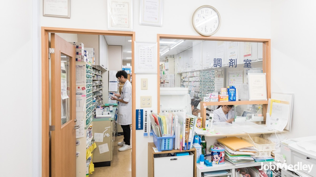 すずらん薬局センター北店（薬剤師の求人）の写真6枚目：すずらん薬局センター北店の調剤室