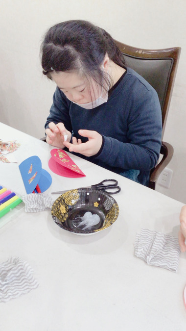日中一時支援事業グランデの写真3枚目：学校卒業すると工作の授業がなくなるよね～。
何が出来るかな??