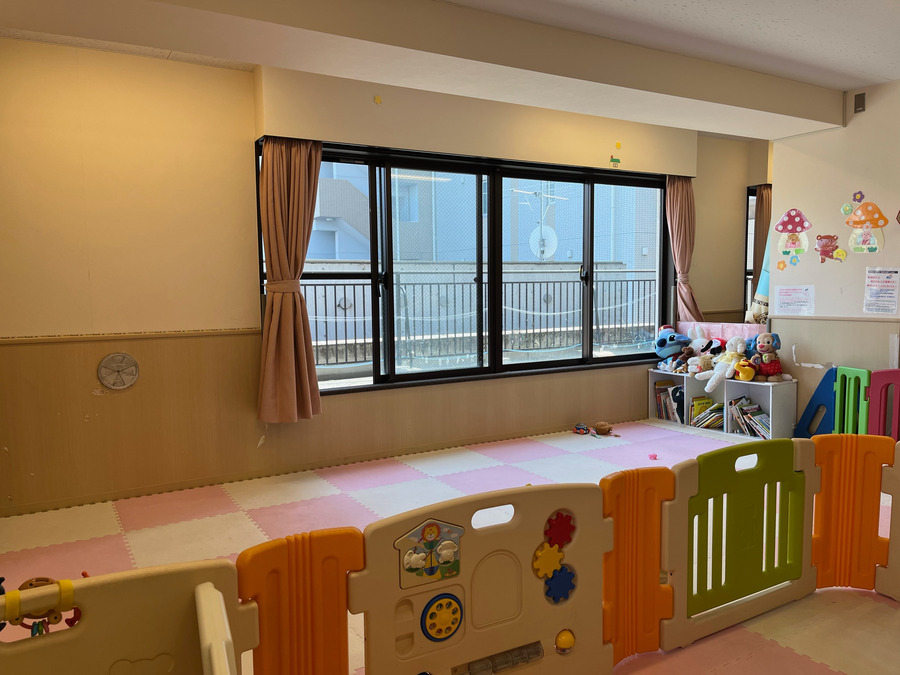 カメリアキッズ清澄白河園の写真4枚目：ぬくもりのある園内となっております