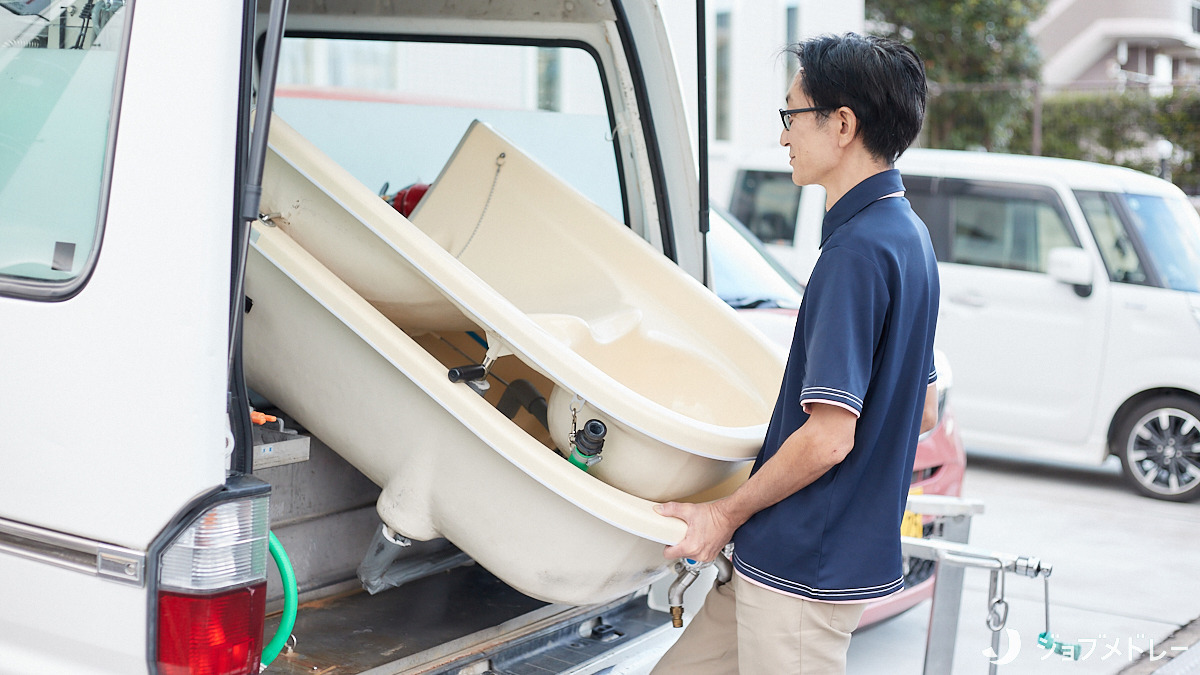 セントケア緑（介護職/ヘルパーの求人）の写真11枚目：準備を整え、お客様の元へ向かいます◎