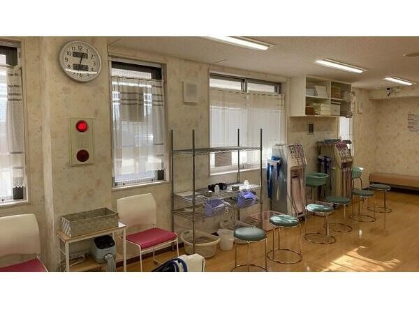 平成鍼灸院（看護助手の求人）の写真3枚目：鍼灸院　物療室１