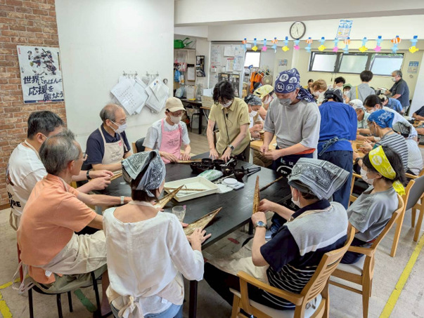GRASP(グラスプ) aoba横浜北部（作業療法士の求人）の写真7枚目：事業所内で地域の方をお呼びしたイベントを行うことも。