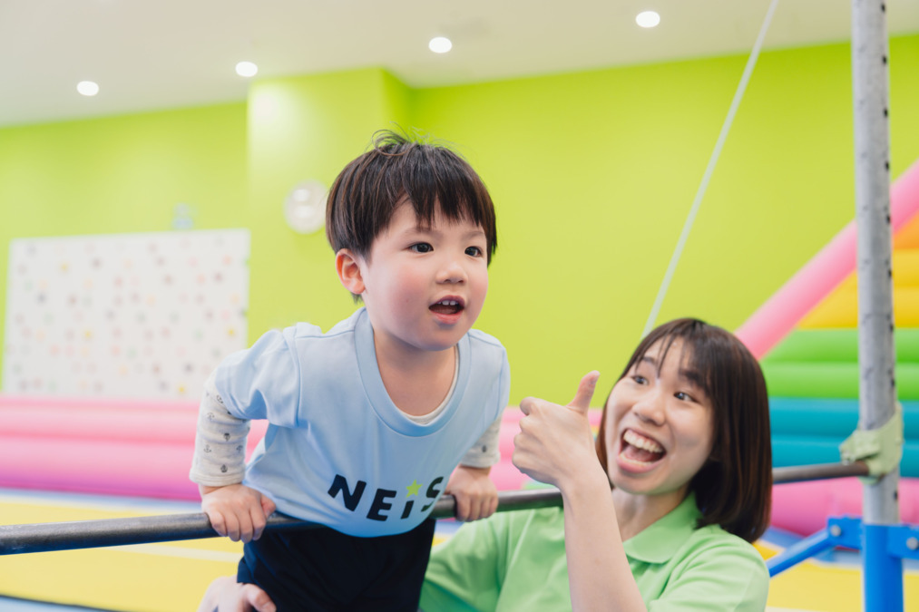 ネイス体操教室 コジマ×ビックカメラ川口店校の写真6枚目：「できた！」の瞬間を、一緒に喜び合える♪