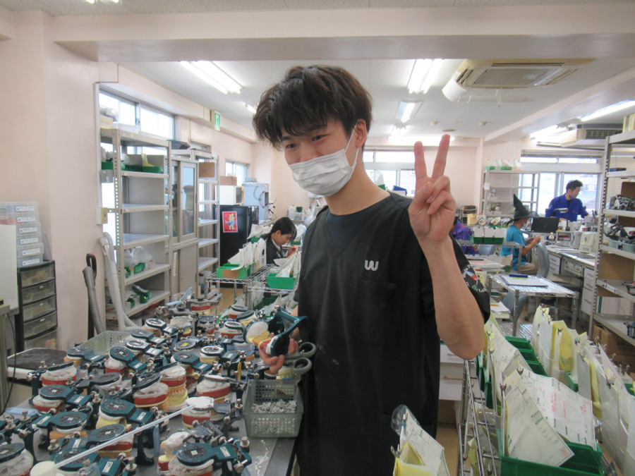 和田精密歯研株式会社 博多センター（歯科技工士の求人）の写真2枚目：