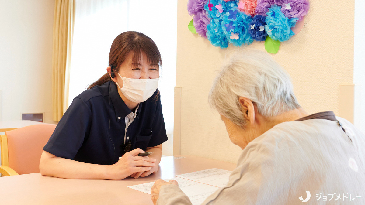 介護老人保健施設聖和苑の写真13枚目:ゆったりと穏やかな時間を過ごしています