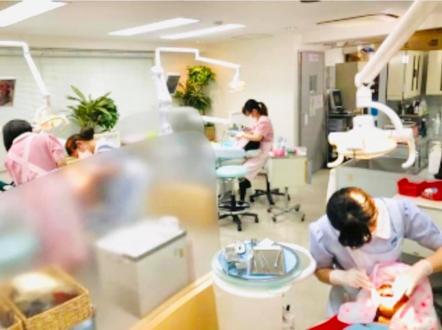 川崎歯科クリニック（歯科衛生士の求人）の写真7枚目：【診療室の風景】