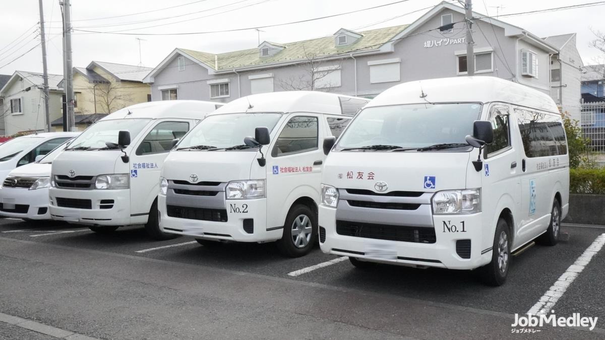 特別養護老人ホームらんの里（介護職/ヘルパーの求人）の写真5枚目：送迎車です
