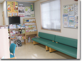 なの花薬局榛原神戸店（薬剤師の求人）の写真2枚目：レジオン薬局神戸店　店内