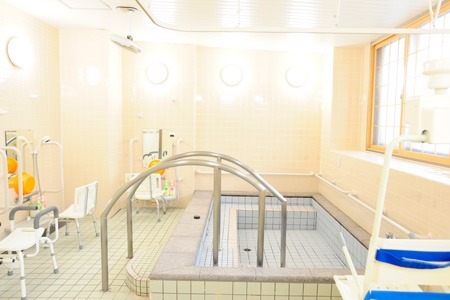 ヒューマンライフケア豊里湯【デイサービス】(生活相談員の求人)の写真:大きなお風呂など施設も充実!