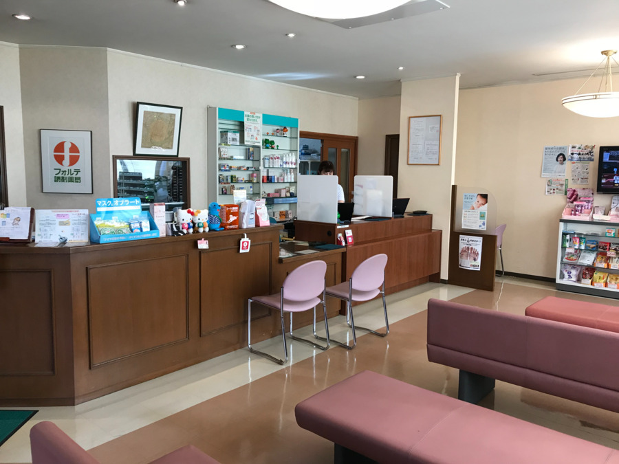 フォルテ調剤薬局(調剤事務の求人)の写真6枚目:薬局内ではアロマを焚き、患者様用にハーブティーを無料でご用意しています