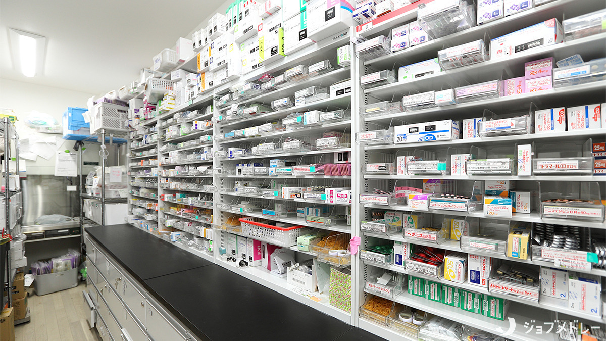 ブレイブ薬局川口原町店（調剤事務の求人）の写真14枚目：調剤室の様子です