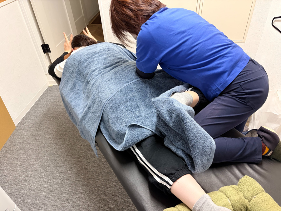 ぽぷらの里 富田保育園(保育士の求人)の写真14枚目:疲れた体をリフレッシュ~♪
希望者のみ、休憩時間にマッサージを実施しています