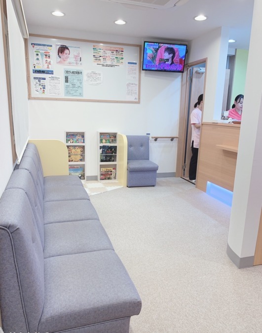 ただしファミリー歯科クリニック（歯科医師の求人）の写真12枚目：小さなお子様からご高齢の方まで幅広い年代の方が来院されます。