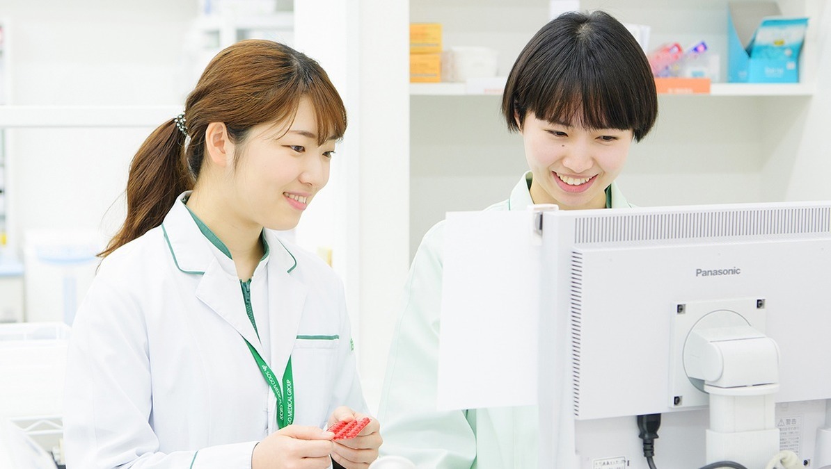 そうごう薬局福井若杉浜店の写真5枚目：【薬剤師と連携】
薬局事務、薬剤師が連携して仕事を行います