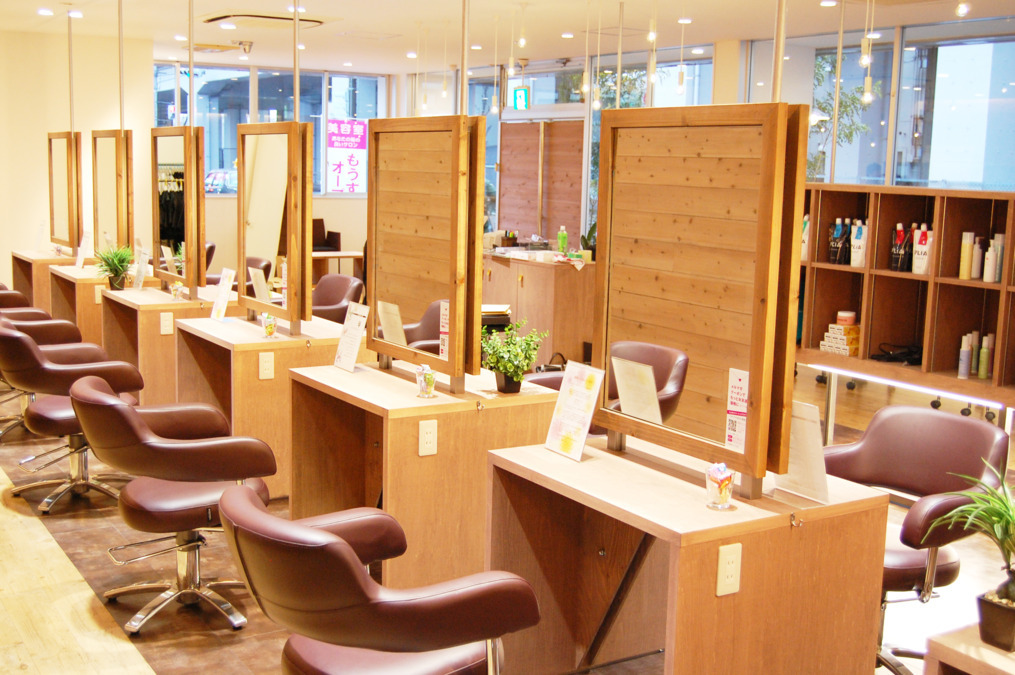 美容室SALONS福山三吉店の写真