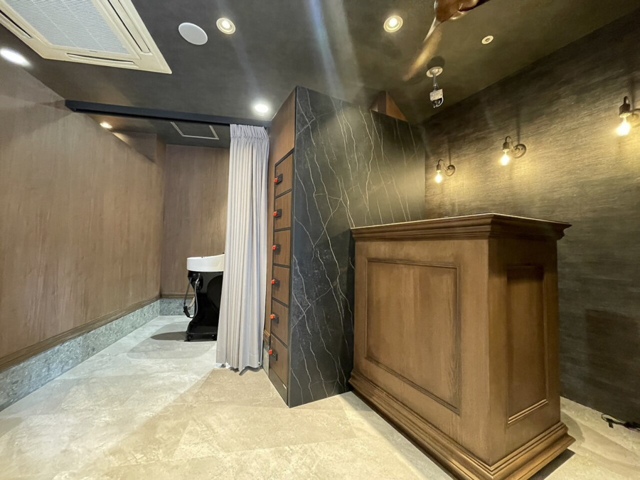 メンズサロン LUXBE PREMIUM 大阪駅前第3ビル店の写真5枚目：
