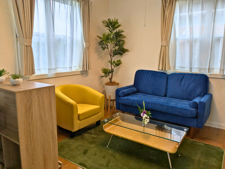 かたゆり訪問看護ステーション（看護師/准看護師の求人）の写真3枚目：ゆったりとした休憩スペースもあります。お昼ご飯やリフレッシュに最適！