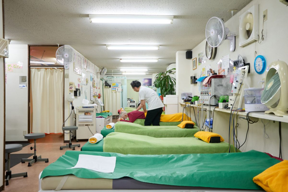 あず鍼灸接骨院柴又院(柔道整復師の求人)の写真3枚目: