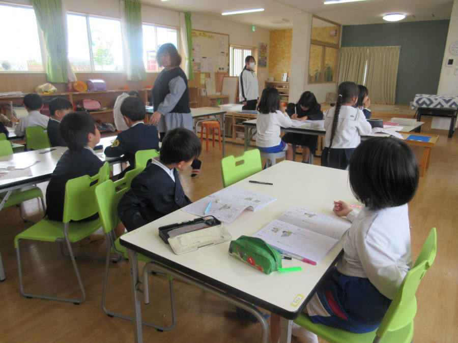 みかんキッズクラブ(放課後児童支援員/学童指導員の求人)の写真2枚目:放課後に宿題をしておやつを食べて、自由に過ごします