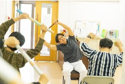 川口病院（作業療法士の求人）の写真3枚目：運動プログラム、創作活動などを通じて作業能力や体力の維持向上を促します