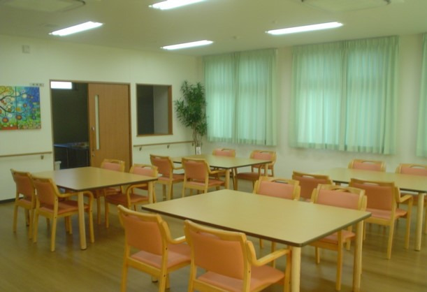 ライフケア一宮の写真2枚目：人が自然と集まるフロアー（食堂としても利用しています）