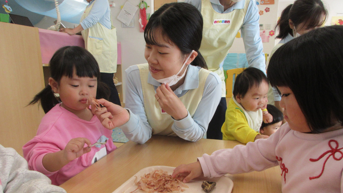 ニチイキッズ栄生保育園(保育士の求人)の写真3枚目:食育にも力を入れています!