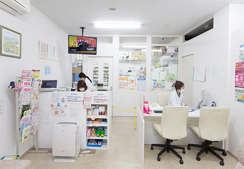 シティー薬局（薬剤師の求人）の写真2枚目：シティー薬局の内観