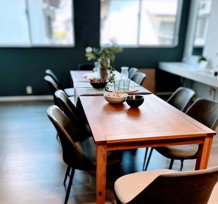 リブハウス糸島師吉【2025年10月01日オープン】(生活支援員の求人)の写真3枚目:落ち着いた雰囲気で居心地の良い1階リビングです!