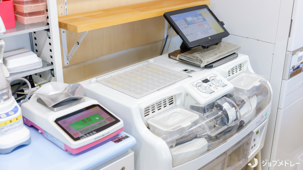 ゆずりは薬局　新見店（薬剤師の求人）の写真5枚目：ゆずりは薬局の内観