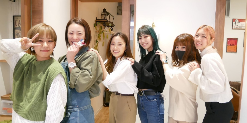 HAIR&MAKE EARTH岡山店(美容師の求人)の写真2枚目:EARTHは個々の個性を大切にし、美容業界の先頭を走り続ける企業です。