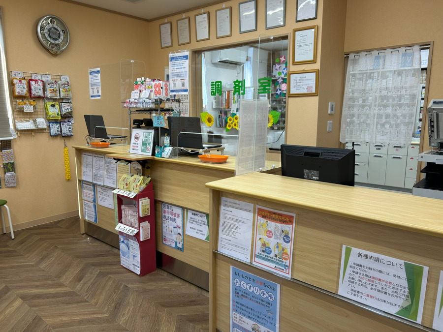 ヤマダ薬局【蒲生支店】（薬剤師の求人）の写真2枚目：待合室です。