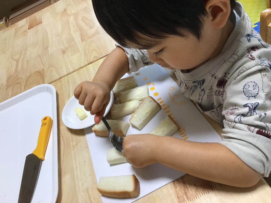 オデューラ デ アベニールの写真12枚目：モンテッソーリ教育　日常生活☆日常生活では食育も大切にしていきますp(^-^)q