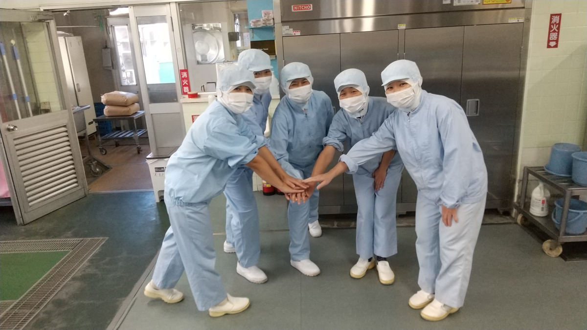 株式会社スエヒロ　中央区立月島第三小学校内の厨房の写真