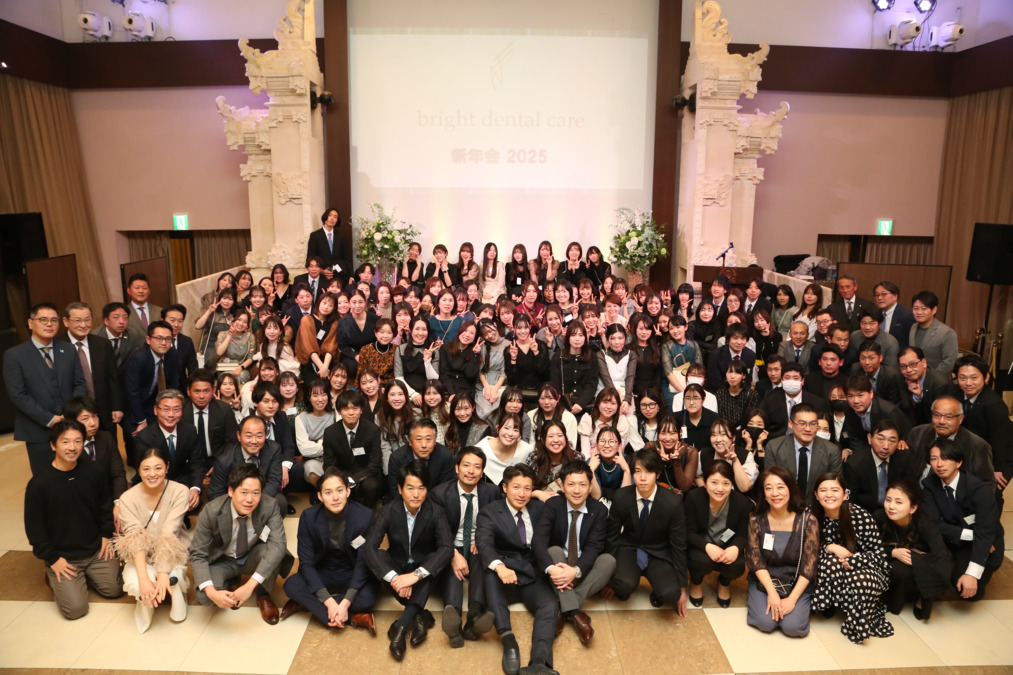 医療法人社団ブライトデンタルケア 王子リボン歯科・矯正歯科（歯科助手の求人）の写真5枚目：スタッフの年齢層も20代～40代と多くの若手が活躍しています。
