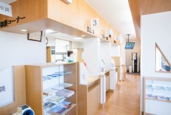 ぽっぽ薬局の写真3枚目：ぽっぽ薬局　待合室（大人用）
