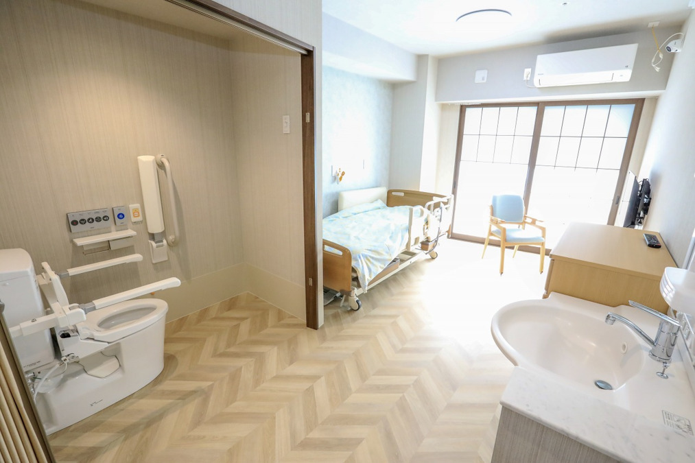 介護老人福祉施設わかたけ都筑（介護職/ヘルパーの求人）の写真2枚目：全室トイレ付の個室です