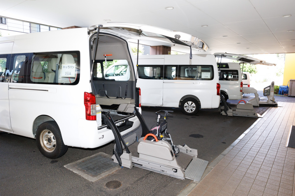介護老人保健施設大地（看護師/准看護師の求人）の写真7枚目：送迎車はハイエース等の福祉車両です