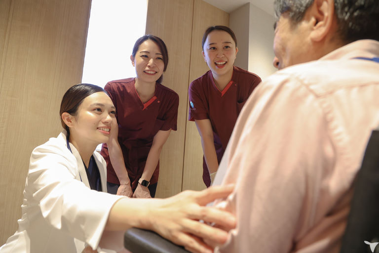 医療法人社団アスクラピア立川デンタルクリニック(歯科衛生士の求人)の写真3枚目:チームワーク!