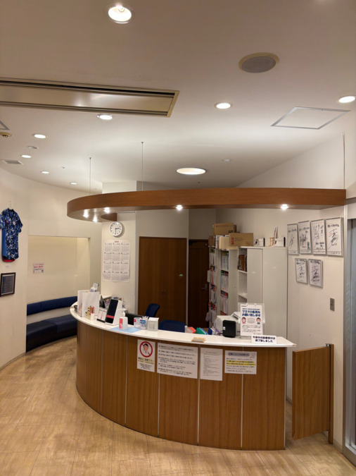 医療法人社団 昭和育英会　横浜つづき整形外科（医療事務/受付の求人）の写真2枚目：受付
