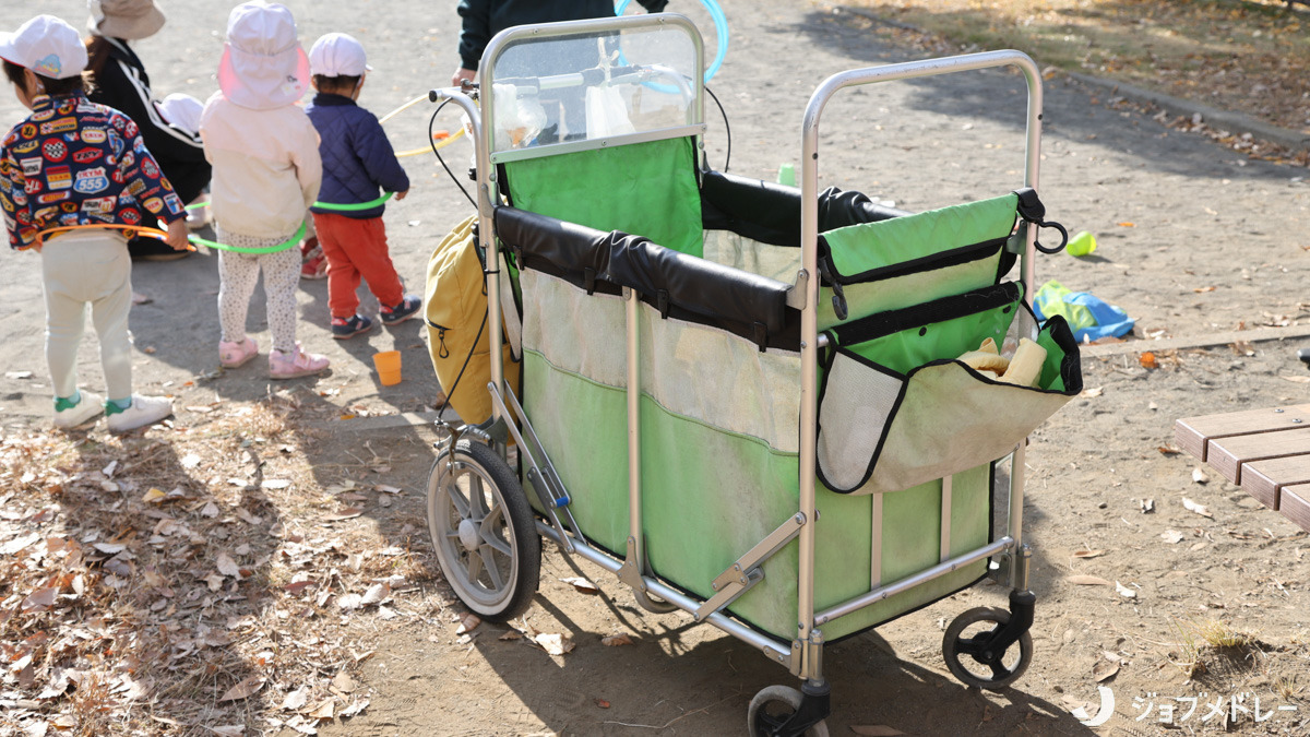 東戸塚もえぎ保育室の写真16枚目:お散歩カートです