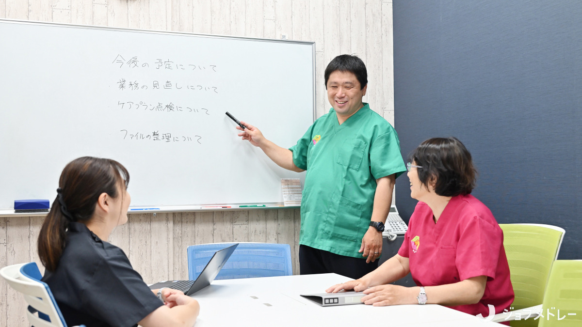 薬師台おはな介護相談所（ケアマネジャーの求人）の写真16枚目：ミーティングを行い、常に情報を共有しています