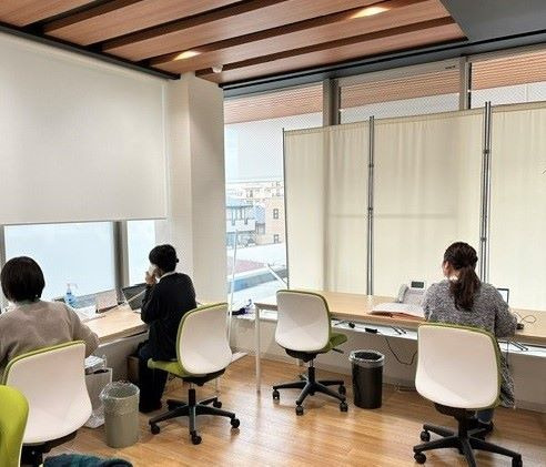 安藤医院居宅介護支援事業所の写真3枚目：訪問看護ステーションと併設で綺麗で明るい職場です♪