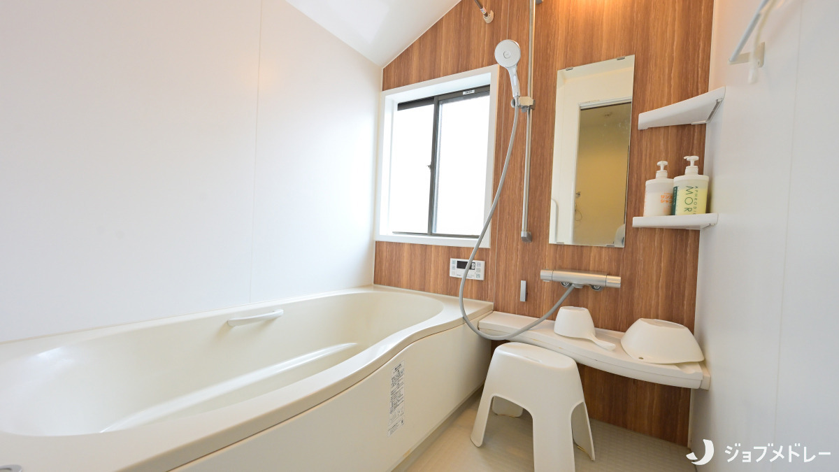 ラ・メゾン大原の写真11枚目：清潔で広々とした浴室です