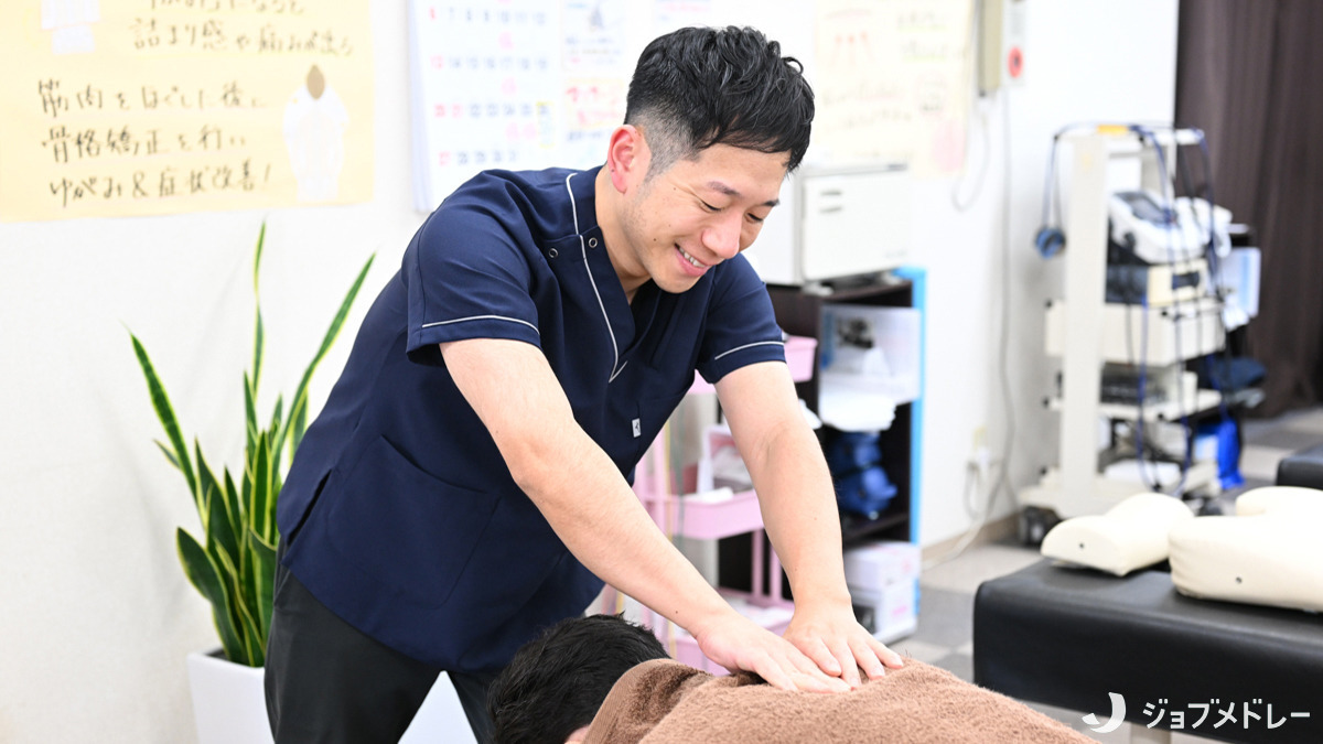 尾久銀座整骨院（柔道整復師の求人）の写真12枚目：患部の痛みなどの症状を根本から改善する治療に努めています