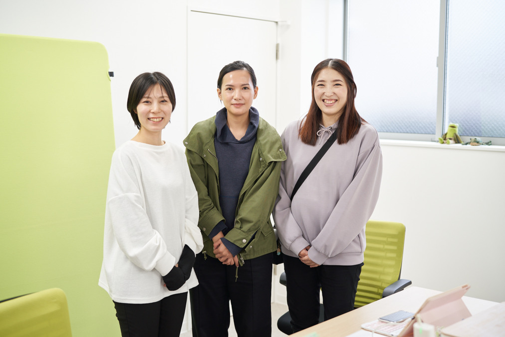 かえるこころの訪問看護ステーション(看護師/准看護師の求人)の写真7枚目:これから産休に入るスタッフとともに。笑顔で送り出しました