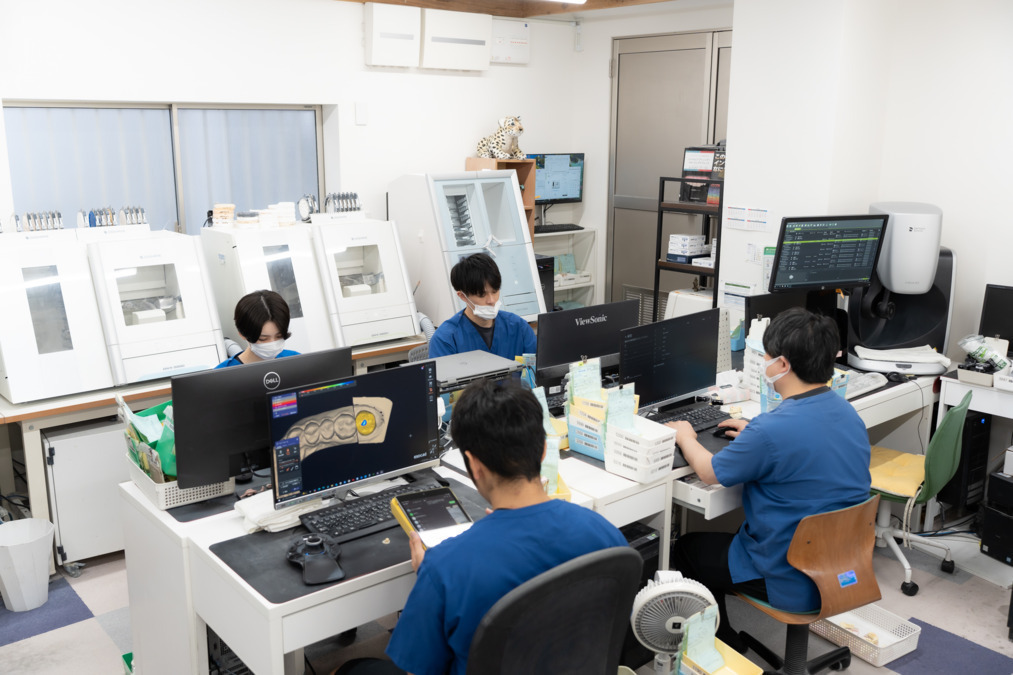 株式会社シルバーデンタルラボラトリー(歯科技工士の求人)の写真8枚目: