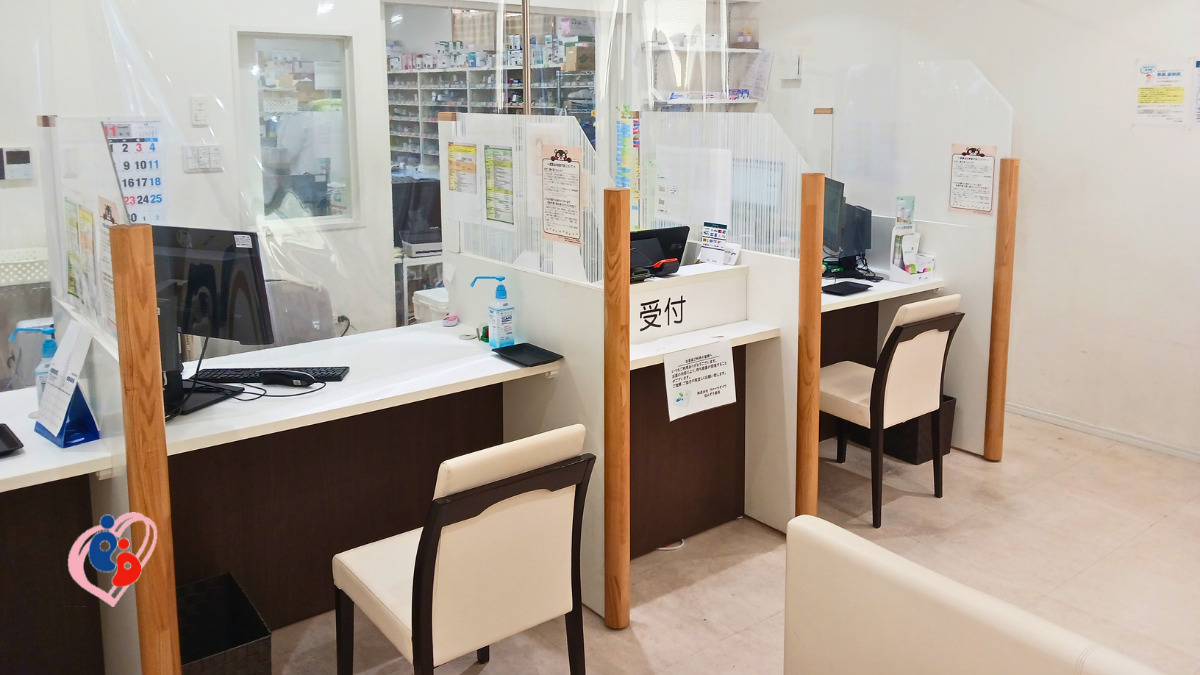 花みずき薬局（調剤事務の求人）の写真4枚目：投薬ブースは3席あります。