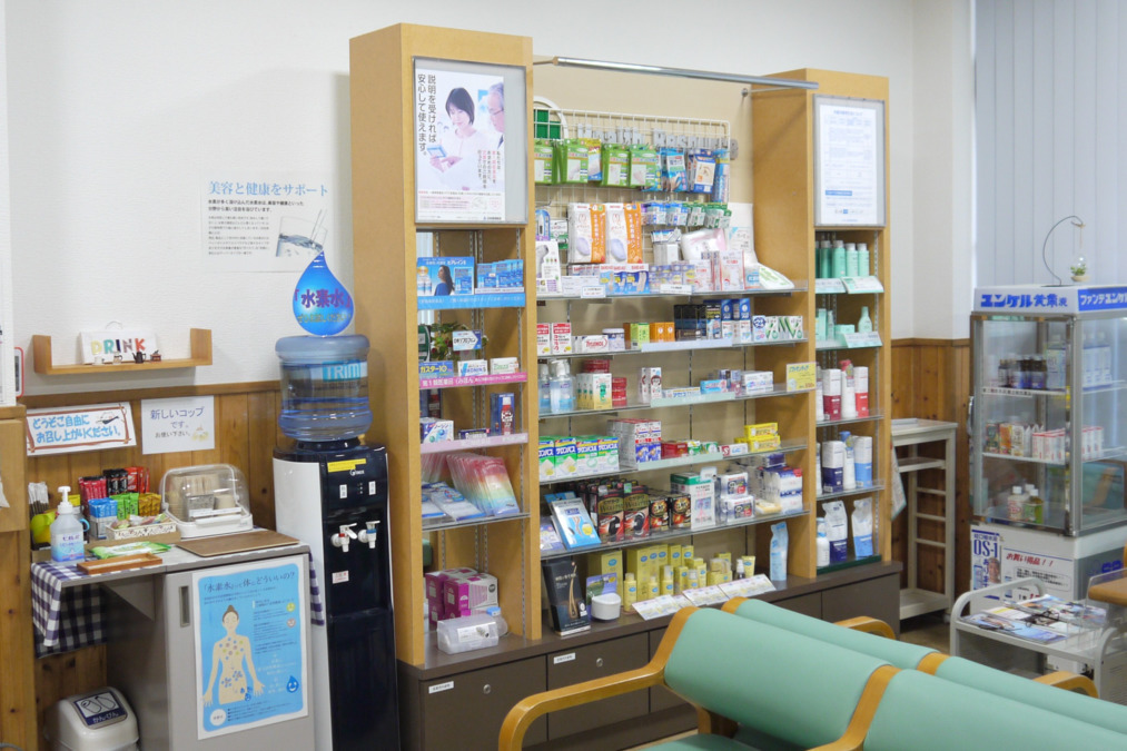 すずらん調剤薬局（薬剤師の求人）の写真7枚目：OTCや健康食品の販売も行っています