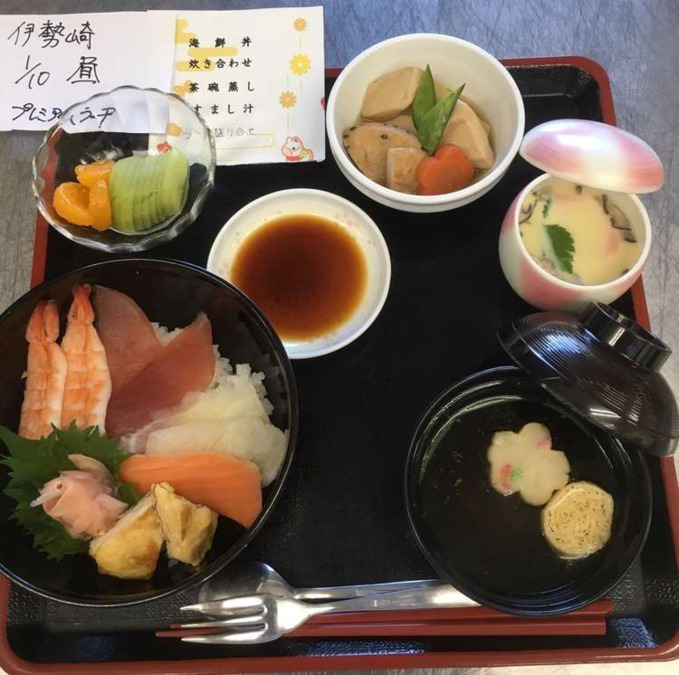 名古屋マルタマフーズ株式会社 あずみ苑伊勢崎内の厨房(調理師/調理スタッフの求人)の写真:あずみ苑伊勢崎昼食【プレミアム】