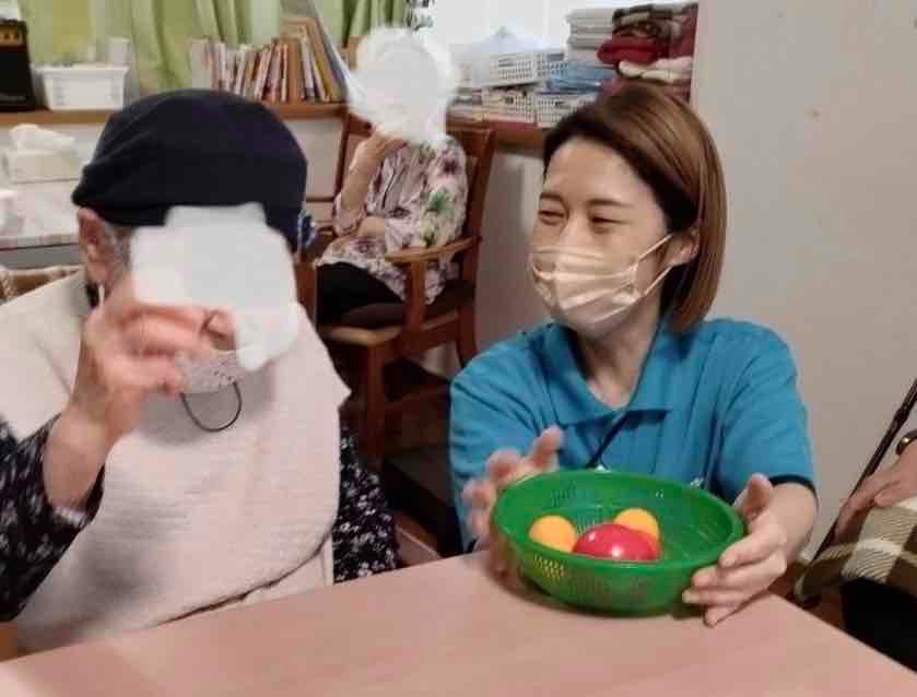 やすらぎ邸　東大和（介護職/ヘルパーの求人）の写真3枚目：ご応募お待ちしております。